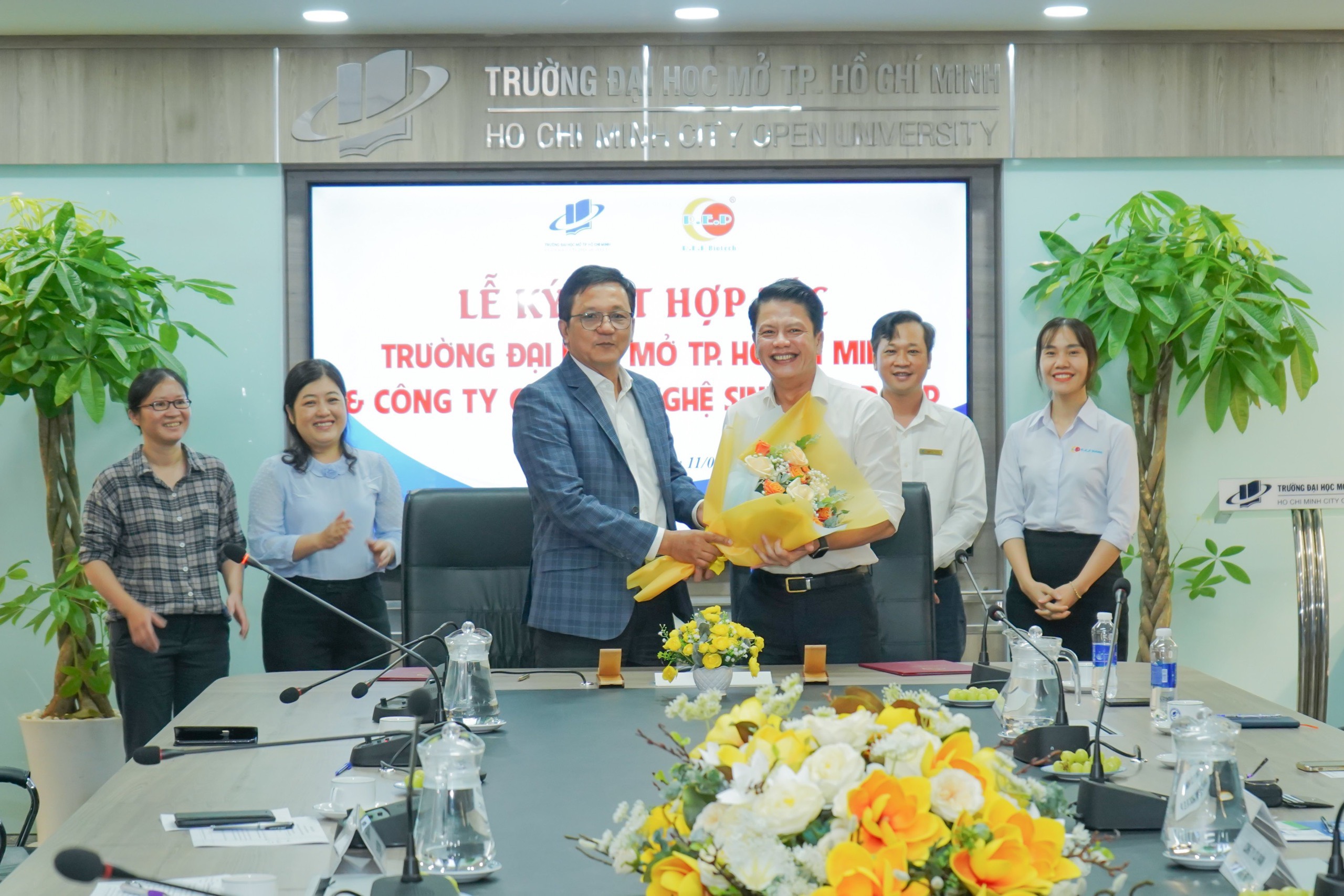 R.E.P BIOTECH VÀ ĐẠI HỌC MỞ THÀNH PHỐ HỒ CHÍ MINH KÝ KẾT HỢP TÁC LIÊN KẾT CHƯƠNG TRÌNH CO-OP
